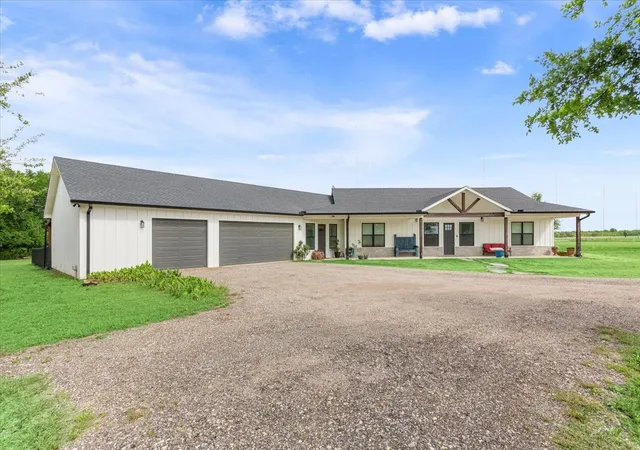 Photo 2 of Single family home for sale at 1652 Mount Moriah Rd, Riesel, TX 76682 | MLS# 21175172 | Listing updated on 2026-09-12