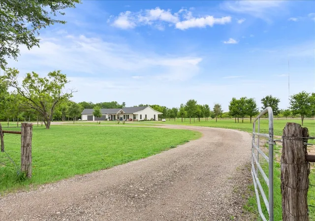 Photo 3 of Single family home for sale at 1652 Mount Moriah Rd, Riesel, TX 76682 | MLS# 21175172 | Listing updated on 2026-09-12