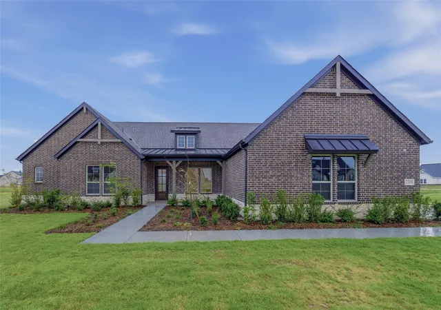 Photo 3 of Single family home for sale at 2208 Continent Ct, Krum, TX 76249 | MLS# 21175485 | Listing updated on 2026-10-04