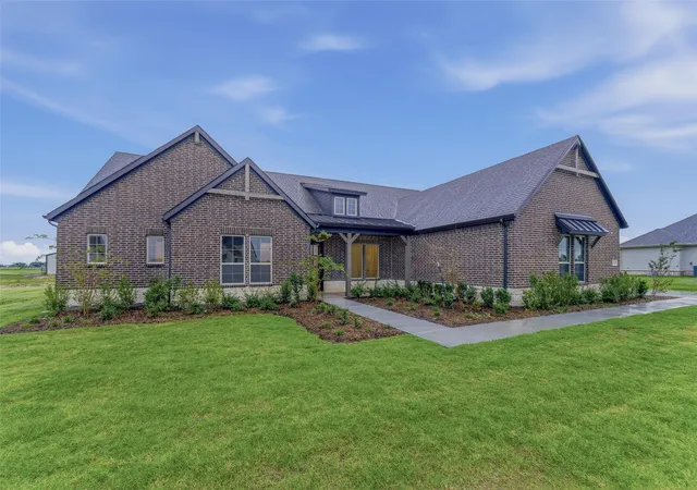 Photo 3 of Single family home for sale at 2208 Continent Ct, Krum, TX 76249 | MLS# 21175485 | Listing updated on 2026-10-04
