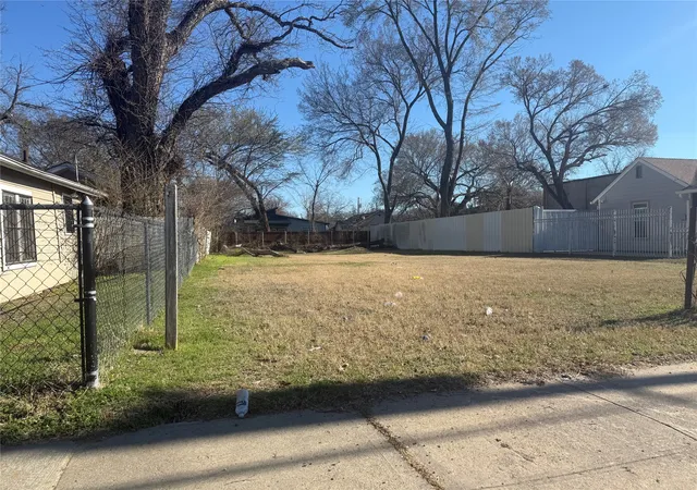Photo 1 of Land for sale at 3926 Sidney St, Dallas, TX 75210 | MLS# 21175760 | Listing updated on 2026-09-09