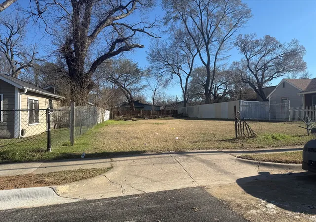 Photo 2 of Land for sale at 3926 Sidney St, Dallas, TX 75210 | MLS# 21175760 | Listing updated on 2026-09-09