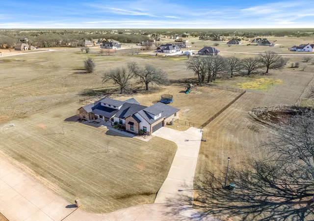 Photo 3 of Single family home for sale at 2055 Eastfield Dr, Wills Point, TX 75169 | MLS# 21176009 | Listing updated on 2026-09-16