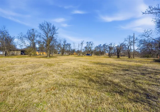 Photo 4 of Land for sale at 0000 Mckinney St, Ennis, TX 75119 | MLS# 21175742 | Listing updated on 2026-10-02