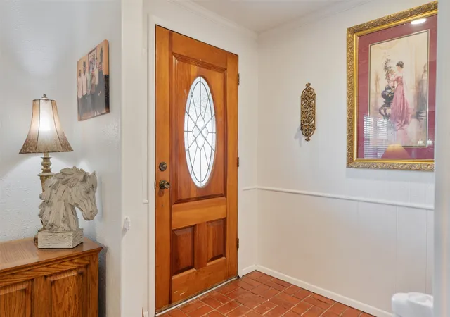 Photo 3 of Single family home for sale at 201 Colonial Cir, Athens, TX 75751 | MLS# 21176798 | Listing updated on 2026-09-24
