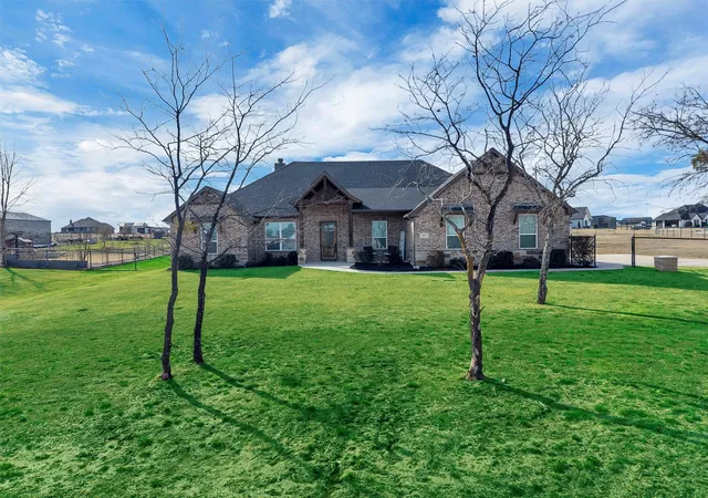 Photo 3 of Single family home for sale at 2037 Pinnell Prairie, Weatherford, TX 76088 | MLS# 21154863 | Listing updated on 2026-09-10