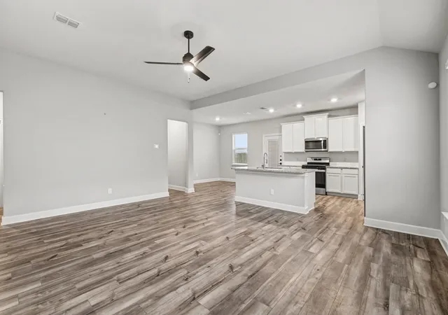 Photo 4 of Single family home for sale at 832 Jackel Dr, Anna, TX 75409 | MLS# 21165621 | Listing updated on 2026-09-10