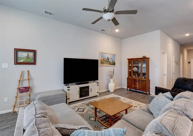 Photo 4 of Single family home for sale at 8948 Bronze Meadow Dr, Fort Worth, TX 76131 | MLS# 21168009 | Listing updated on 2026-07-31