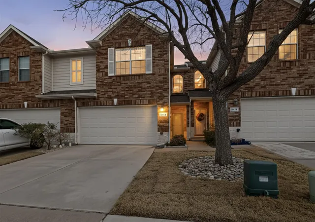 Photo 2 of Townhouse for sale at 3420 Belladonna Dr, Plano, TX 75093 | MLS# 21163958 | Listing updated on 2026-09-13