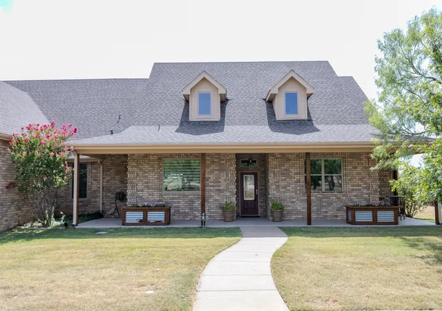 Photo 3 of Single family home for sale at 213 Crooked Creek Rd, Abilene, TX 79602 | MLS# 21178821 | Listing updated on 2026-07-29