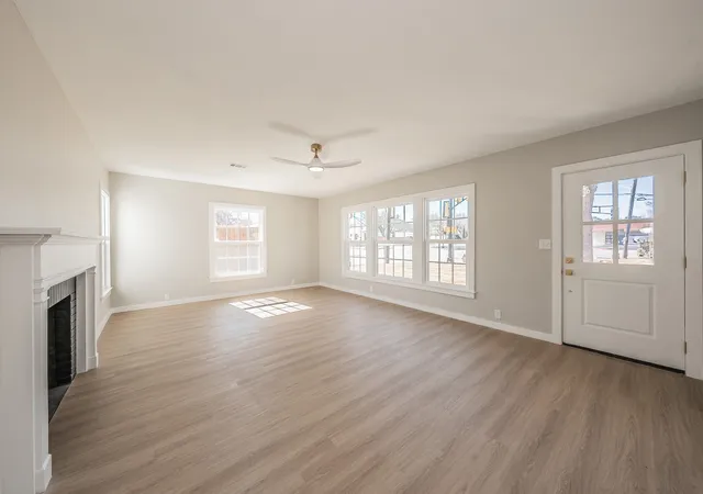 Photo 3 of Single family home for sale at 100 Crestwood Dr, Fort Worth, TX 76107 | MLS# 21179023 | Listing updated on 2026-09-11