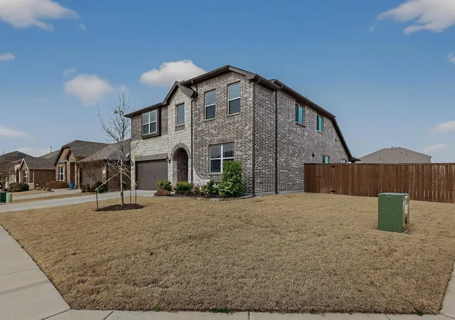 Photo 2 of Sale Pending at 1261 Pleasant Knoll Trl, Aubrey, TX 76227 | MLS# 21178255 | Listing updated on 2026-09-14