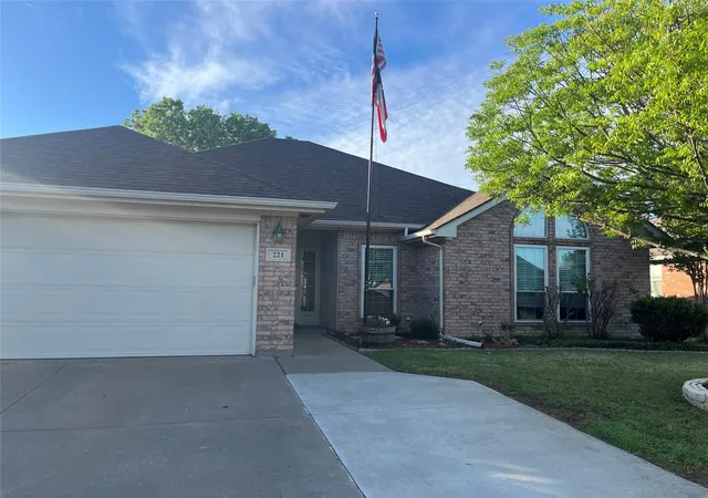 Photo 1 of Single family home for sale at 221 Rose Ave, Cleburne, TX 76033 | MLS# 21176531 | Listing updated on 2026-09-24