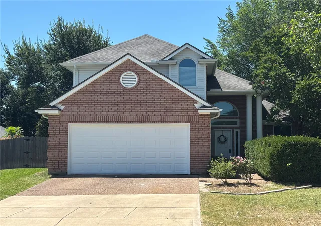 Photo 1 of Sale Pending at 6800 Moss Ln, North Richland Hills, TX 76182 | MLS# 21178768 | Listing updated on 2026-08-01
