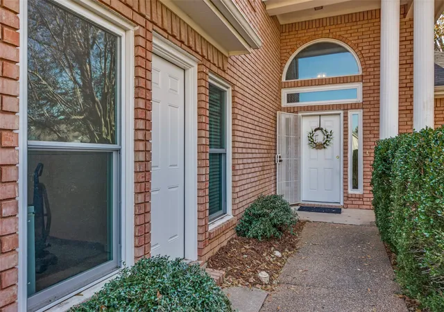 Photo 2 of Sale Pending at 6800 Moss Ln, North Richland Hills, TX 76182 | MLS# 21178768 | Listing updated on 2026-08-01