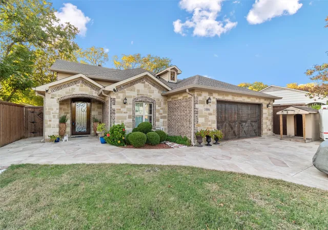 Photo 3 of Single family home for sale at 1006 Manning St, Grand Prairie, TX 75051 | MLS# 21180068 | Listing updated on 2026-09-11