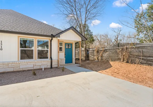 Photo 2 of Multi family home for sale at 1510 N 7th St, Waco, TX 76707 | MLS# 21180407 | Listing updated on 2026-07-30