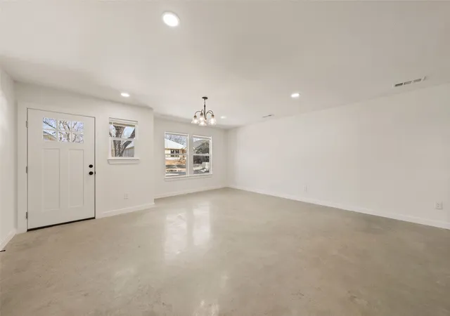 Photo 3 of Multi family home for sale at 1510 N 7th St, Waco, TX 76707 | MLS# 21180407 | Listing updated on 2026-07-30