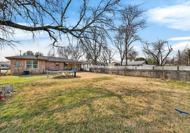 Photo 2 of Single family home for sale at 1115 Fisher St, Waco, TX 76705 | MLS# 21180483 | Listing updated on 2026-09-14