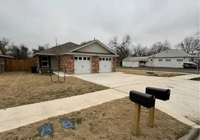 Photo 3 of Multi family home for sale at 1200 N 8 St, Killeen, TX 76541 | MLS# 21179136 | Listing updated on 2026-09-12
