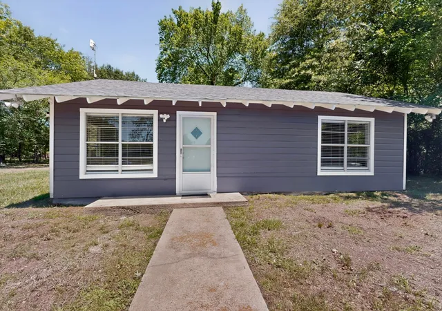 Photo 3 of Single family home for sale at 1586 Fm 2324, Emory, TX 75440 | MLS# 21180606 | Listing updated on 2026-09-10