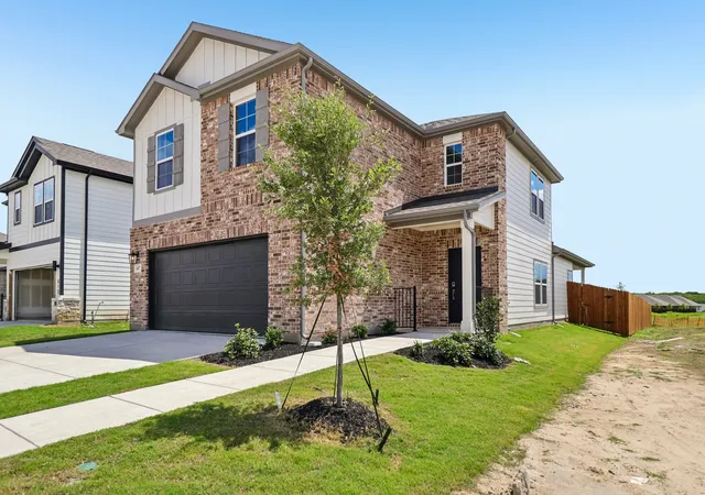 Photo 2 of Sale Pending at 617 Teardrop Ct, Royse City, TX 75189 | MLS# 21181069 | Listing updated on 2026-09-10
