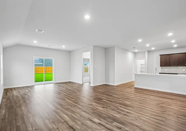 Photo 4 of Single family home for sale at 3563 Bronze Oak Ter, Dallas, TX 75253 | MLS# 21181072 | Listing updated on 2026-09-09