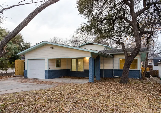 Photo 2 of Single family home for sale at 4520 Geddes Ave, Fort Worth, TX 76107 | MLS# 21181175 | Listing updated on 2026-09-08