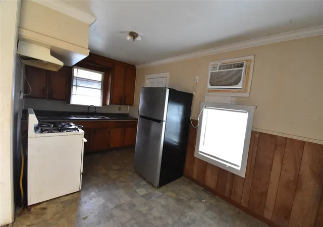 Photo 4 of Single family home for sale at 7033 Karen St, Shreveport, LA 71108 | MLS# 21180863 | Listing updated on 2026-07-29