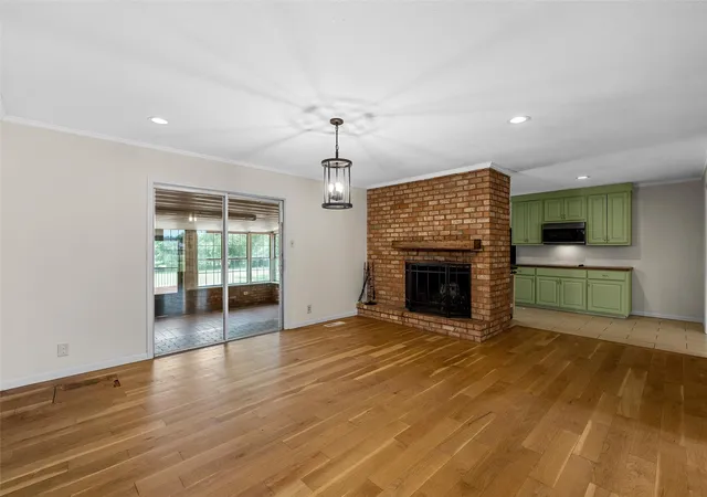 Photo 4 of Sale Pending at 7483 Gholson Rd, Waco, TX 76705 | MLS# 21180410 | Listing updated on 2026-07-29
