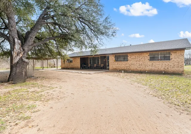Photo 1 of Sale Pending at 520 Quaid St, Marlin, TX 76661 | MLS# 21179421 | Listing updated on 2026-07-29