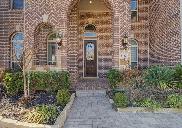 Photo 3 of Single family home for sale at 3409 Florence Dr, Denton, TX 76210 | MLS# 21177767 | Listing updated on 2026-09-13