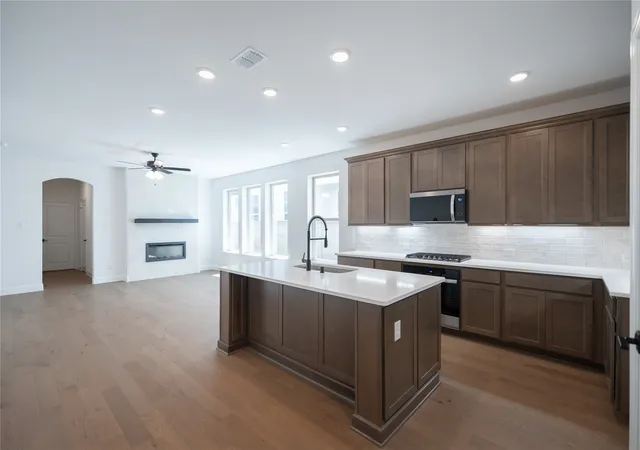 Photo 3 of Single family home for sale at 8768 Treeline Pkwy, Justin, TX 76247 | MLS# 21181686 | Listing updated on 2026-09-15