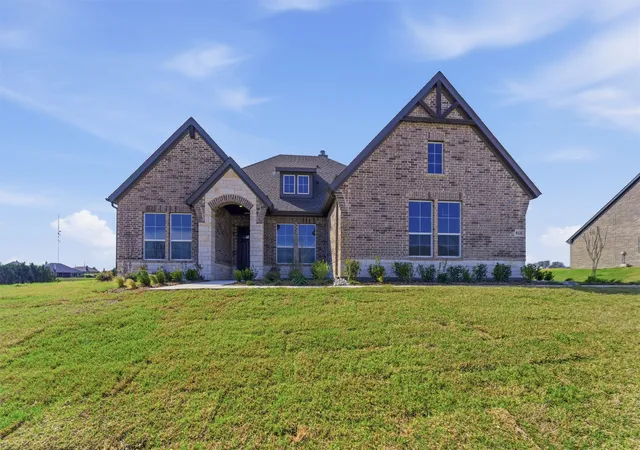 Photo 2 of Single family home for sale at 814 Valley Ridge Rd, Van Alstyne, TX 75495 | MLS# 21181736 | Listing updated on 2026-10-07
