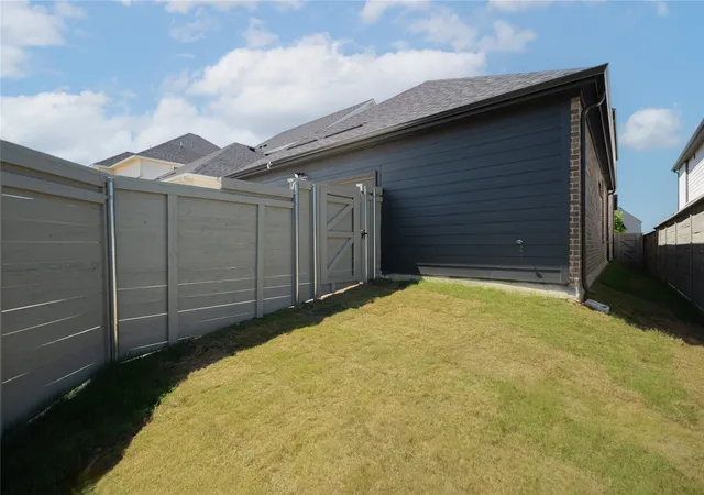 Photo 2 of Single family home for sale at 8724 Treeline Pkwy, Justin, TX 76247 | MLS# 21181816 | Listing updated on 2026-09-13