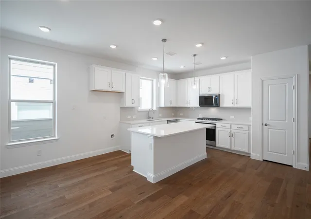 Photo 3 of Single family home for sale at 8724 Treeline Pkwy, Justin, TX 76247 | MLS# 21181816 | Listing updated on 2026-09-13