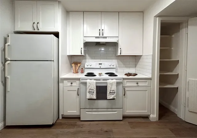 Listing Photo 4 - Condo for sale in building located at 6900 Skillman St, Dallas, TX 75231 - Unit #304C