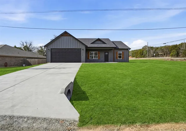 Photo 1 of Single family home for sale at 4300 Lucero Dr, Granbury, TX 76048 | MLS# 21181358 | Listing updated on 2026-09-09