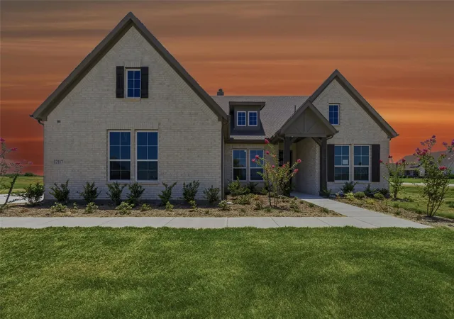 Single family home for sale at 12117 Clastic Ct, Krum, TX 76249 | MLS# 21183672