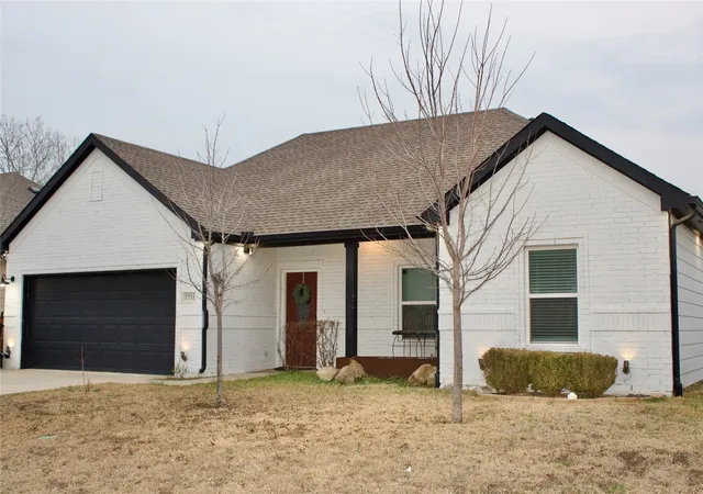 Photo 1 of Single family home for sale at 1711 Fred St, Greenville, TX 75401 | MLS# 21173023 | Listing updated on 2026-09-08