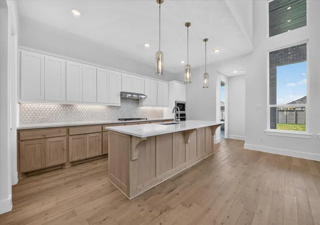 Photo 4 of Sale Pending at 8108 Lacey Oak Ln, Denton, TX 76207 | MLS# 21183877 | Listing updated on 2026-09-10