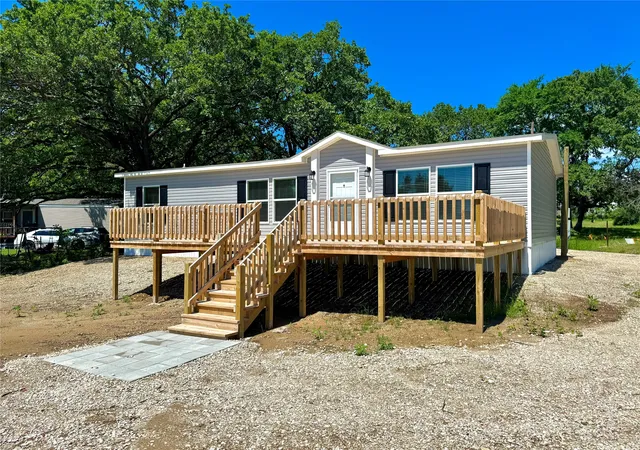 Photo 1 of Sale Pending at 706 Sandpiper Ct, Seven Points, TX 75143 | MLS# 21184930 | Listing updated on 2026-07-31