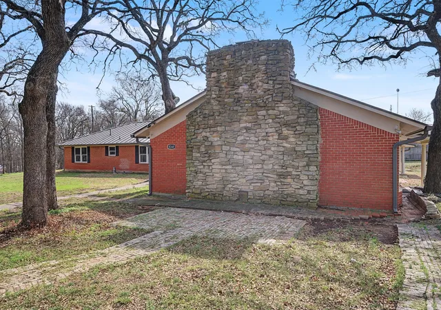 Photo 3 of Single family home for sale at 8240 Kramer St, Lillian, TX 76061 | MLS# 21181879 | Listing updated on 2026-10-02