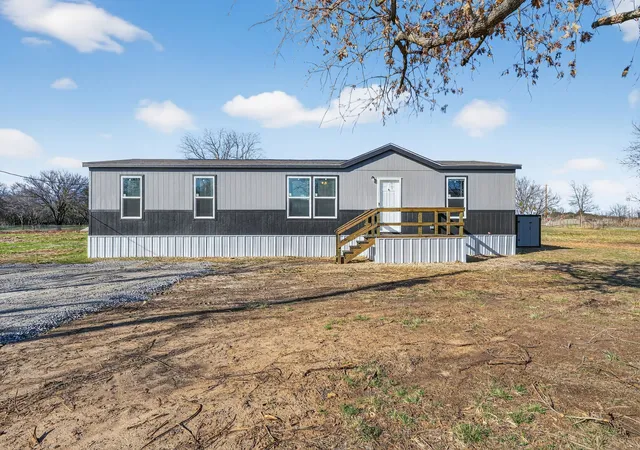 Manufactured home for sale at 104 4Th St, Graford, TX 76449 | MLS# 21185530