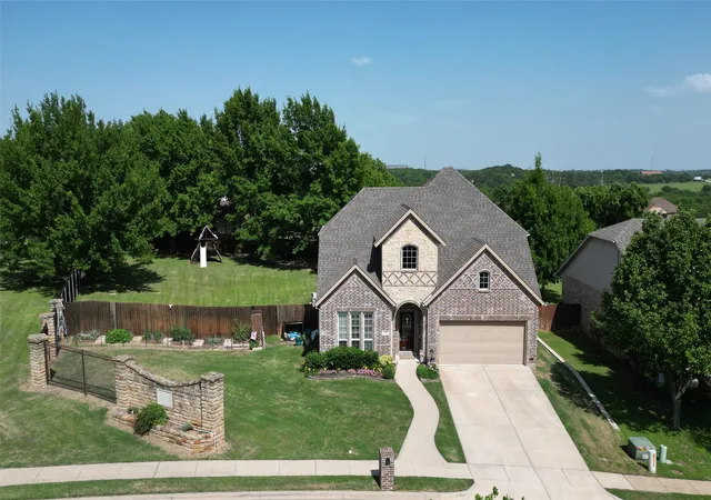 Photo 3 of Single family home for sale at 1901 Bay Laurel Dr, Weatherford, TX 76086 | MLS# 21184726 | Listing updated on 2026-08-03