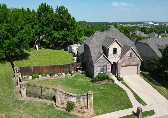 Photo 3 of Single family home for sale at 1901 Bay Laurel Dr, Weatherford, TX 76086 | MLS# 21184726 | Listing updated on 2026-08-03