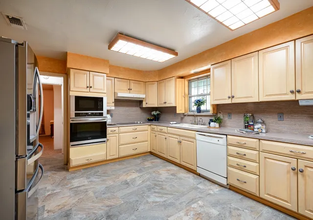Photo 4 of Single family home for sale at 5731 Mona Ln, Dallas, TX 75236 | MLS# 21186908 | Listing updated on 2026-09-10