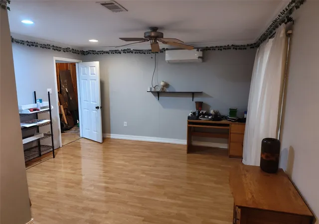 Photo 3 of Single family home for sale at 5077 E Line Rd, Whitewright, TX 75491 | MLS# 21186929 | Listing updated on 2026-09-12