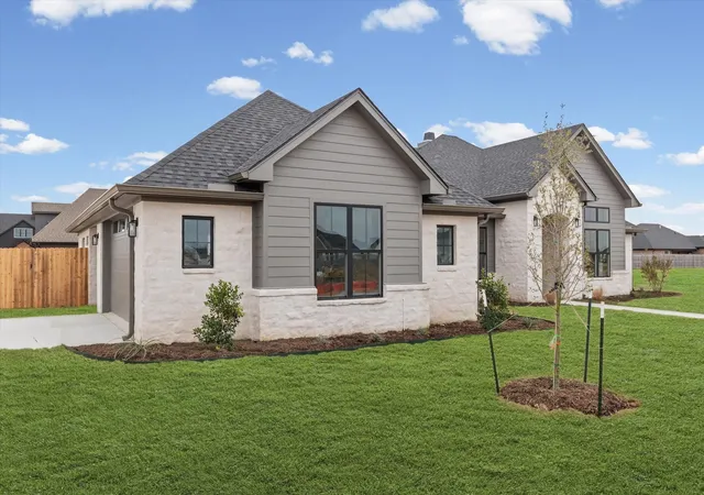 Photo 3 of Single family home for sale at 115 Cattail Ct, Waco, TX 76706 | MLS# 21181742 | Listing updated on 2026-09-15