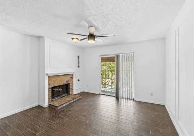 Listing Photo 5 - Condo for sale in building located at 8109 Skillman St, Dallas, TX 75231 - Unit #2002